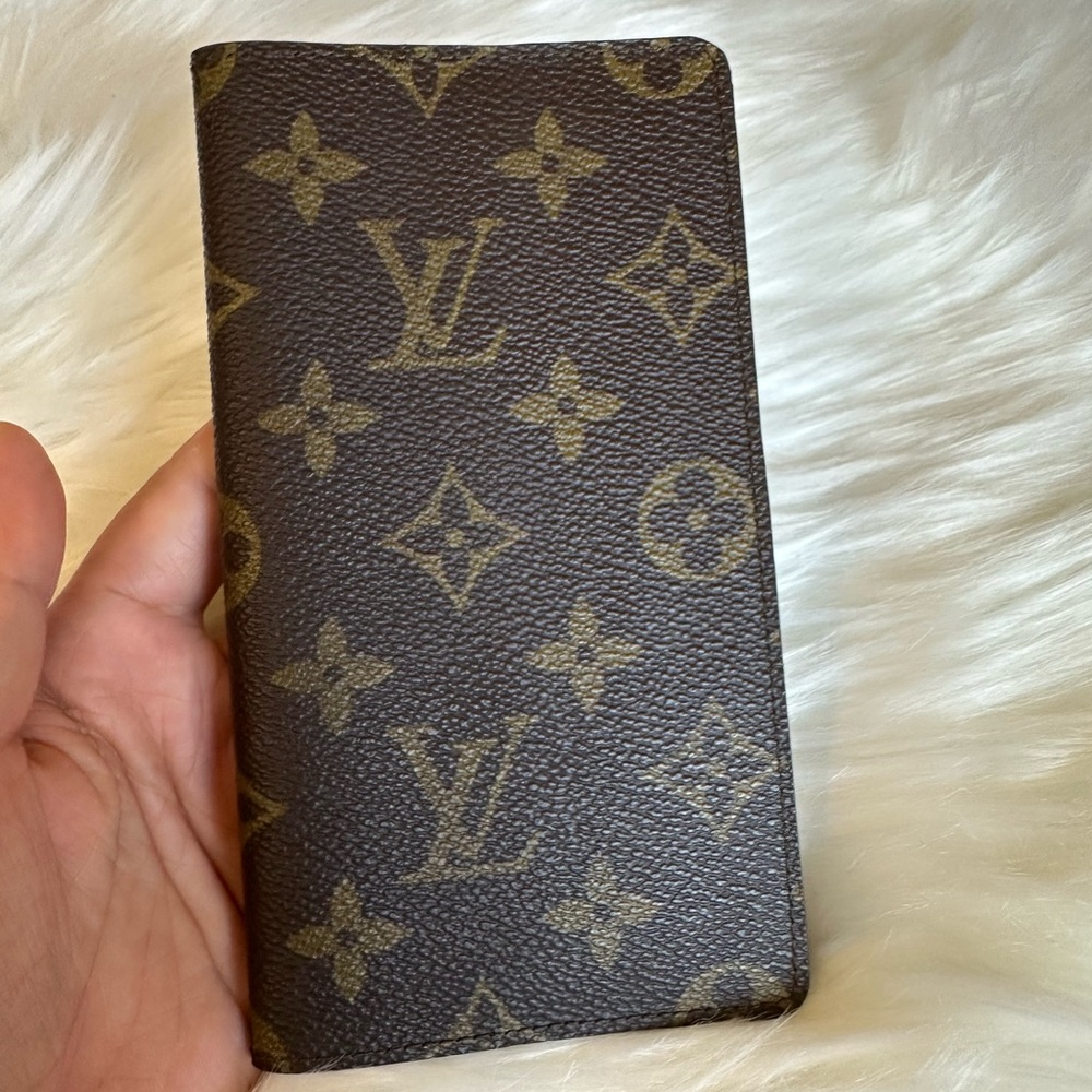 🔴SOLD🔴Louis Vuitton Address Book Holder